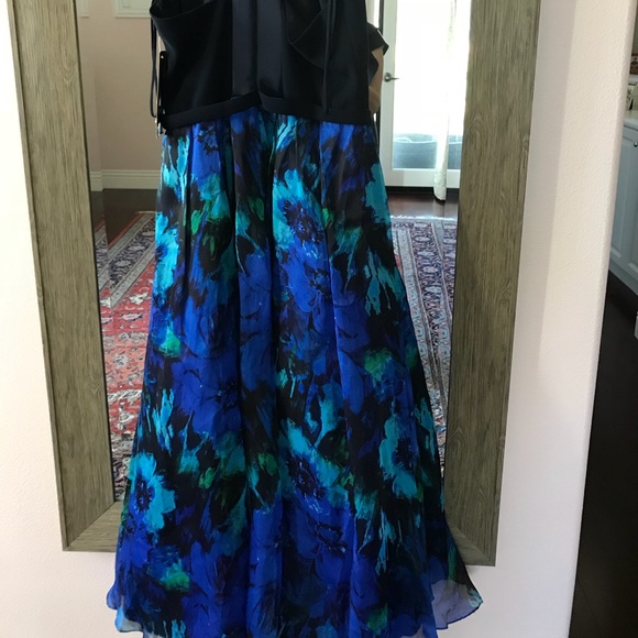 Cocktail Dress - Picture 4 of 8